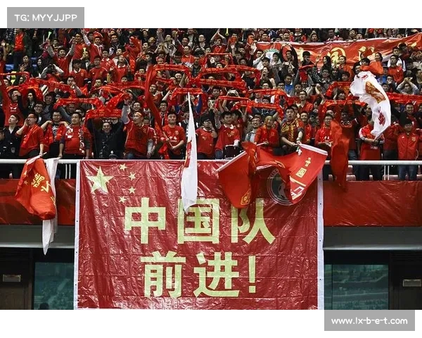 国足客场生死战确定穿红色战袍 力争全力以赴冲击胜利 国足客场生死战确定穿红色战袍 力争全力以赴冲击胜利